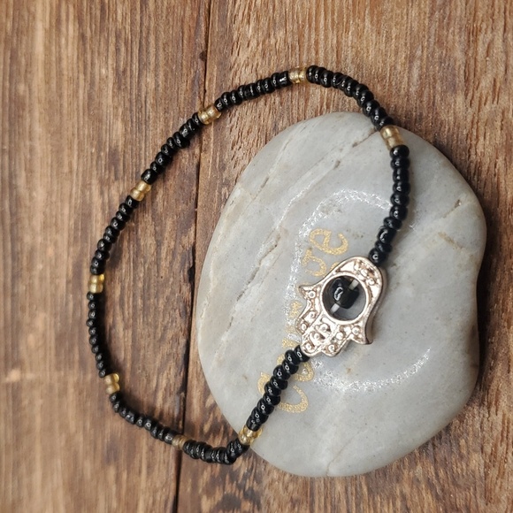 B3117‎ hamsa delicate beaded bracelet - Picture 1 of 2